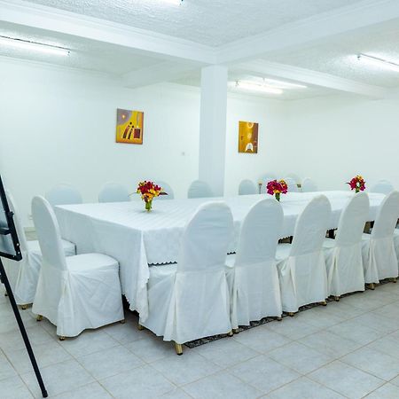 Sarges Hotel Serrekunda Luaran gambar