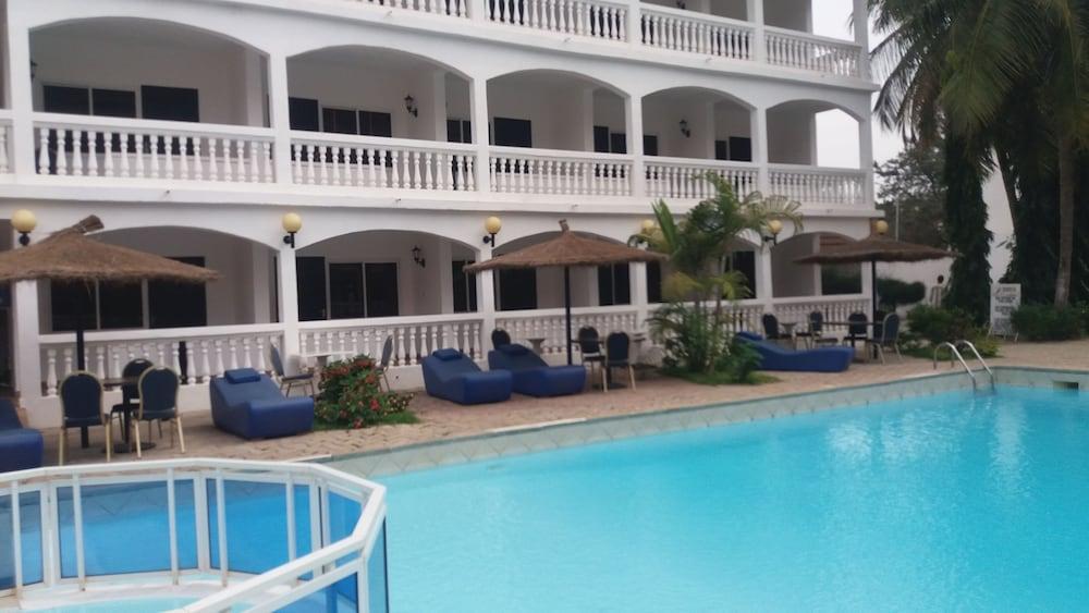Sarges Hotel Serrekunda Luaran gambar