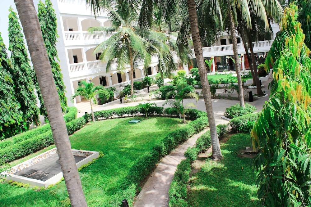 Sarges Hotel Serrekunda Luaran gambar