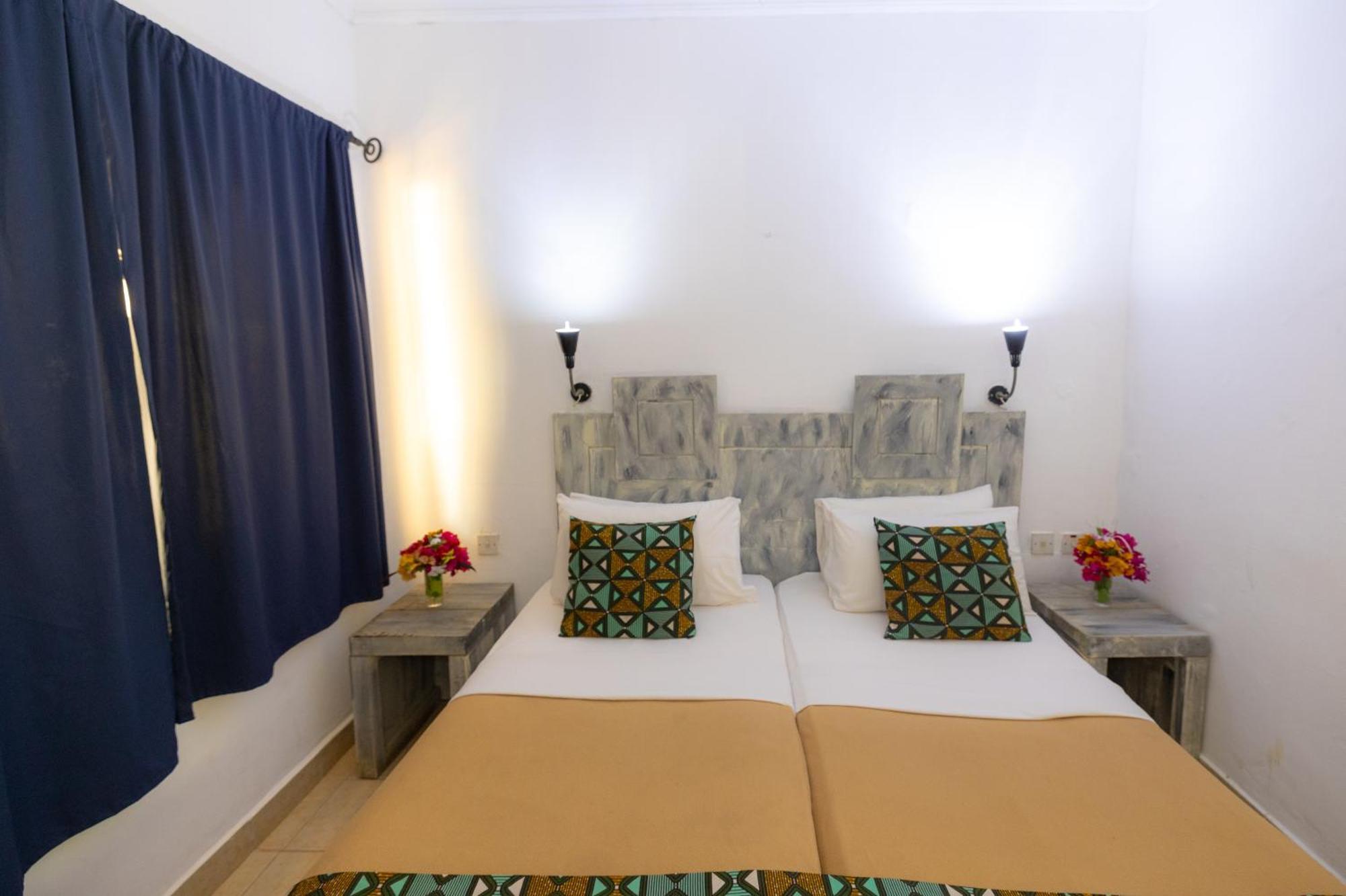 Sarges Hotel Serrekunda Luaran gambar