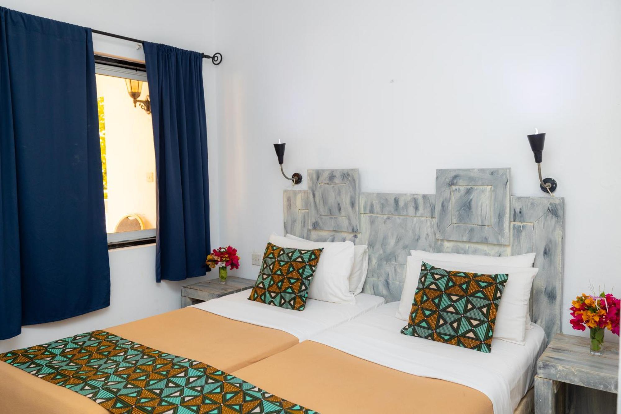 Sarges Hotel Serrekunda Luaran gambar