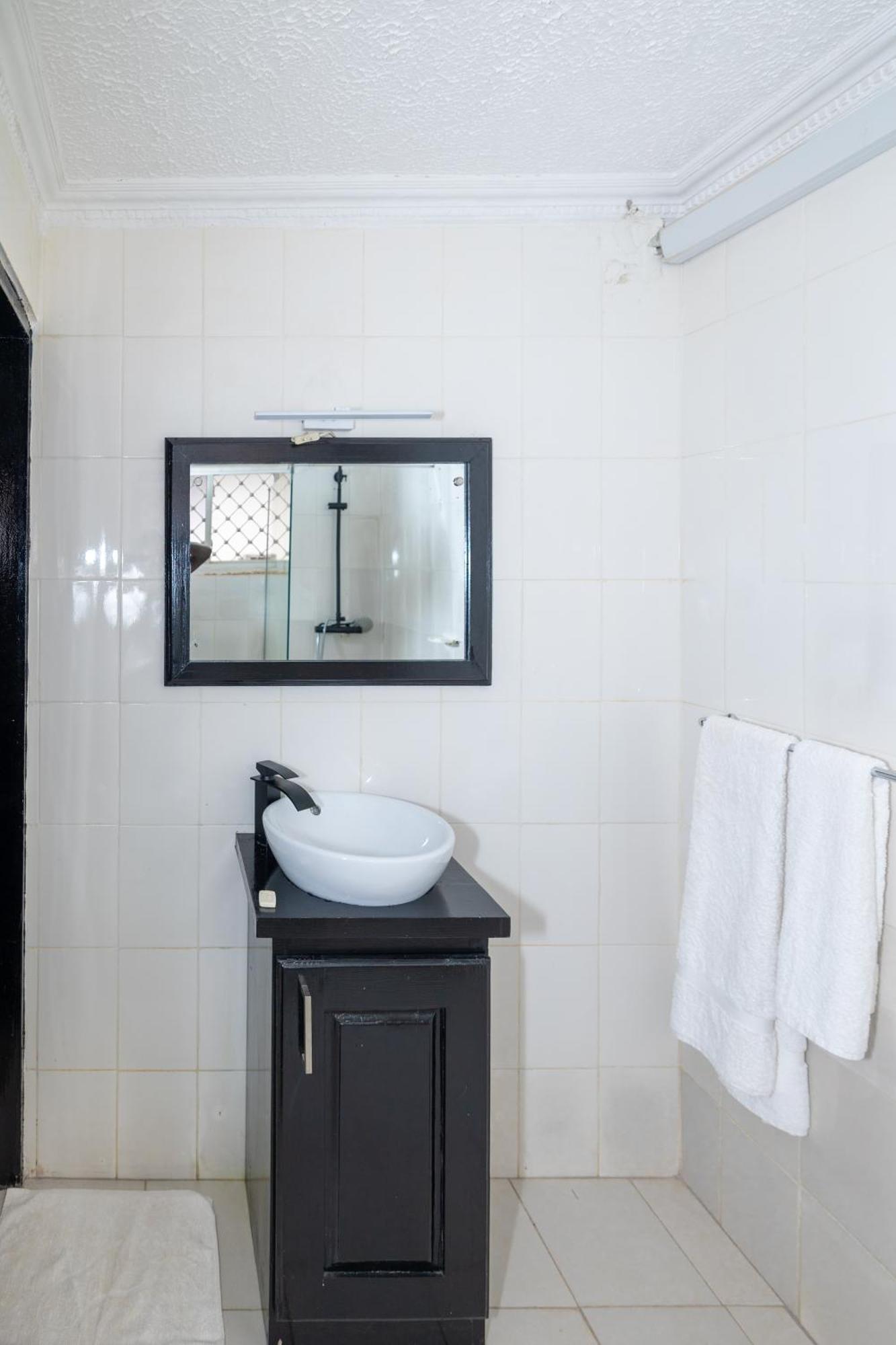 Sarges Hotel Serrekunda Luaran gambar