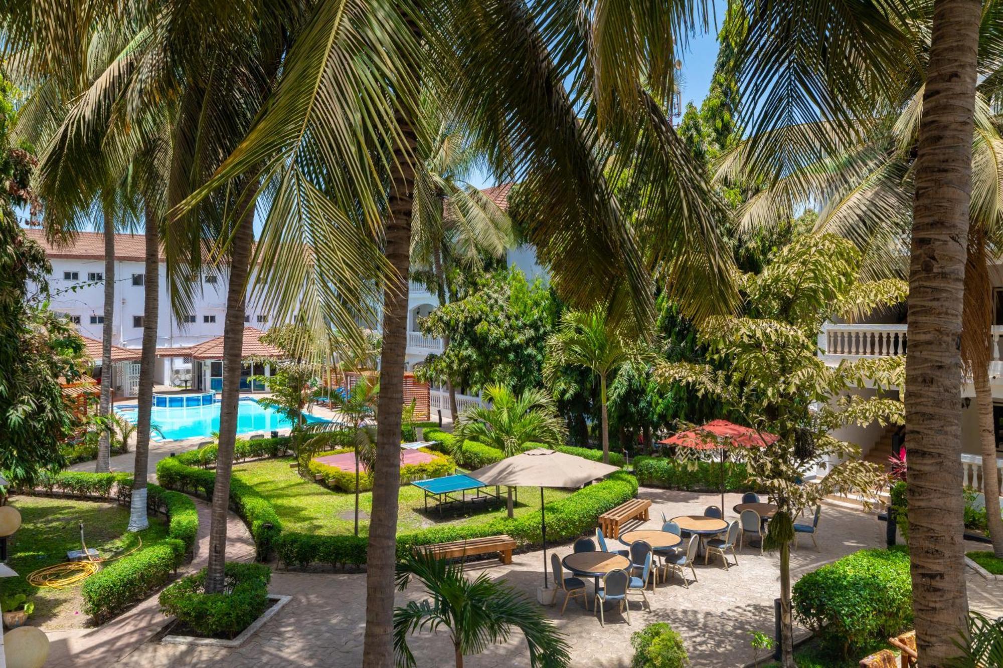 Sarges Hotel Serrekunda Luaran gambar