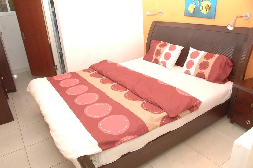 Sarges Hotel Serrekunda Luaran gambar