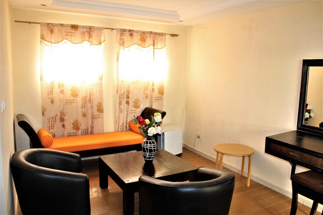Sarges Hotel Serrekunda Luaran gambar