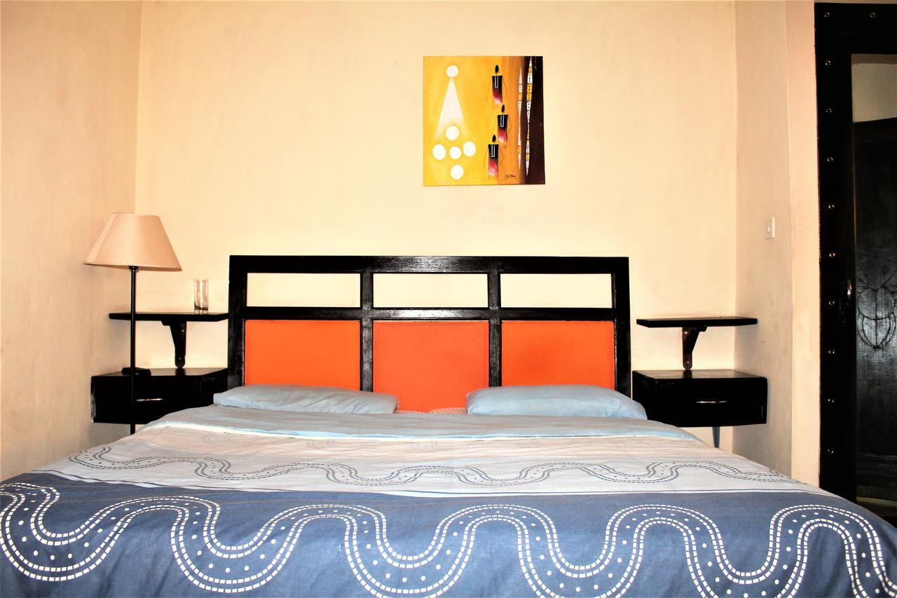 Sarges Hotel Serrekunda Luaran gambar