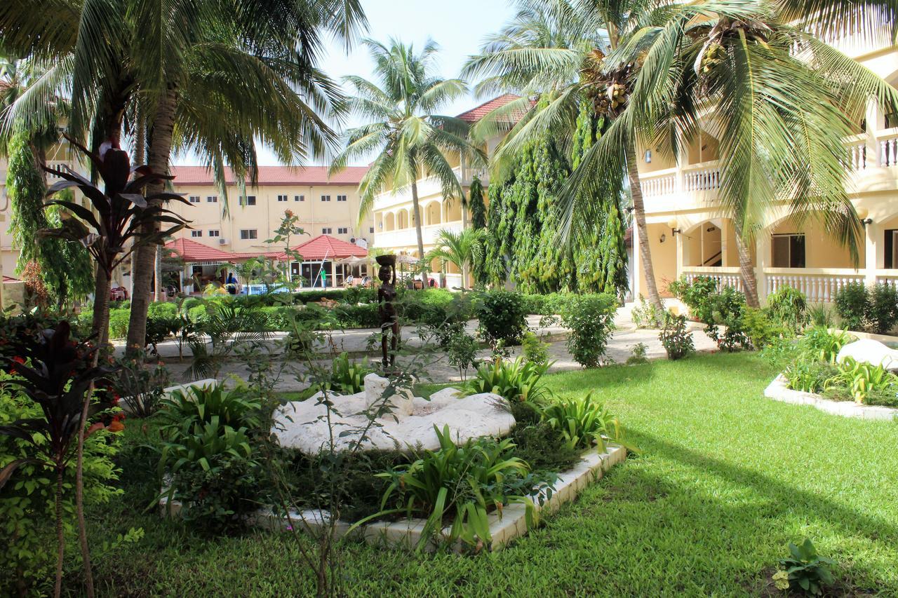 Sarges Hotel Serrekunda Luaran gambar